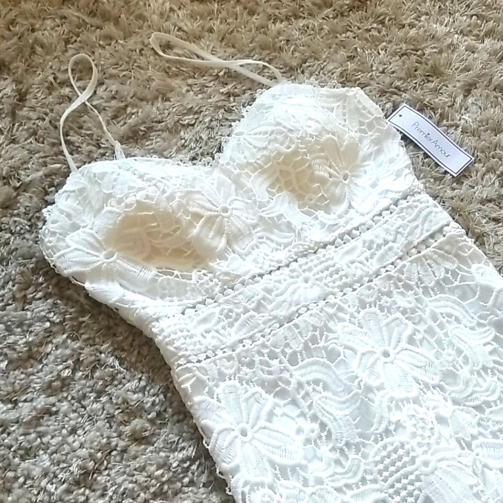 White Lace Cocktail Special Occasion Size 2 Dress